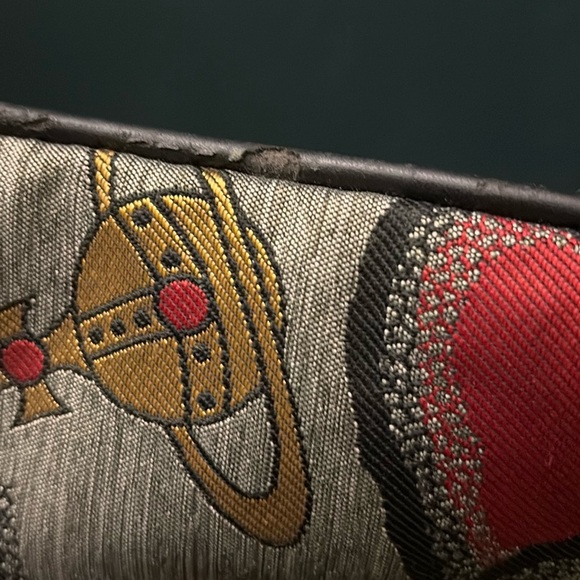 Vivienne Westwood Heart and Logo Crossbody Bag - Picture 7 of 8